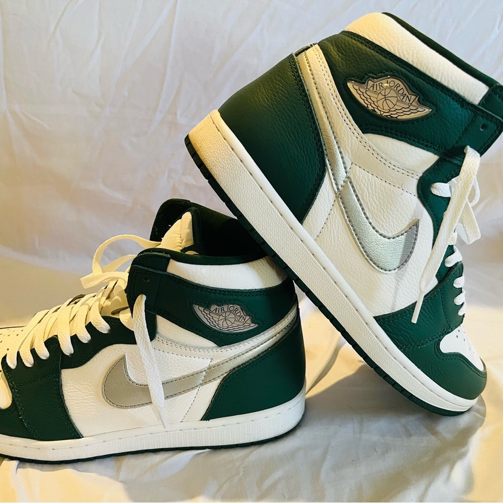 Nike Air Jordan 1 High Green and White Sneakers